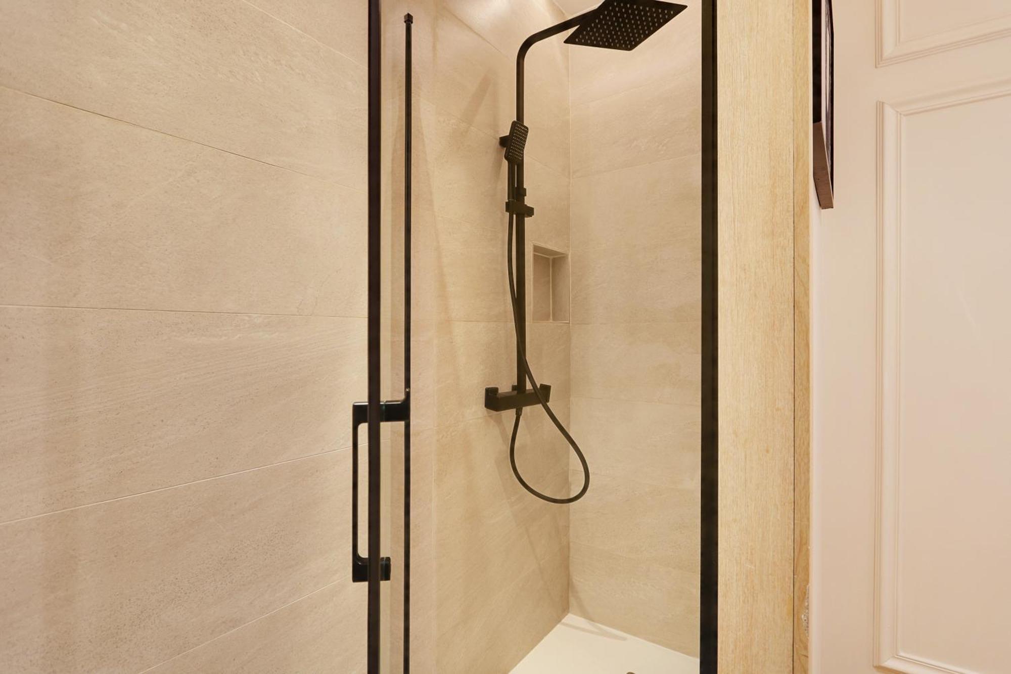 Off Majesti Upper Marais Apartment- Rue Du Faubourg Saint-Martin Paris Exterior foto